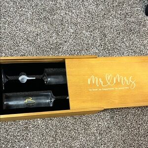 Mr & Mrs Champagne Flute Set in Wooden Box Wedding Engagement